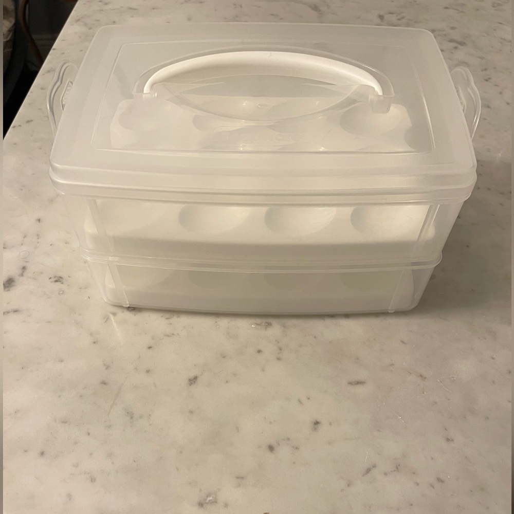 Snapware Multi-Use Egg-Tainer - Picture 4 of 10